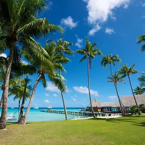 4* Resort Kia Ora &